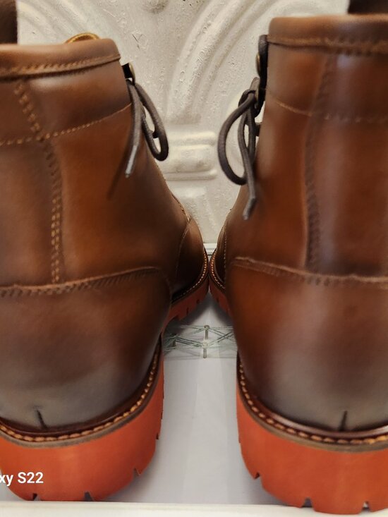 Vince Camuto \